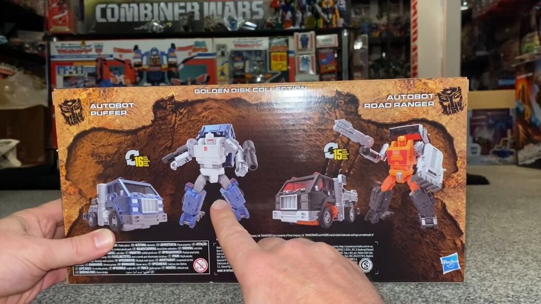 Transformers Golden Disk Puffer & Road Ranger In Hand Image  (31 of 53)